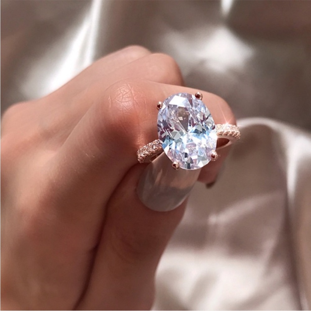 9 CT Oval White Sapphire 925Sterling Silver Ring - Picture 4 of 7